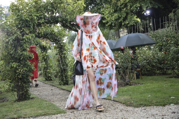 Kenzo paris fashion sales week